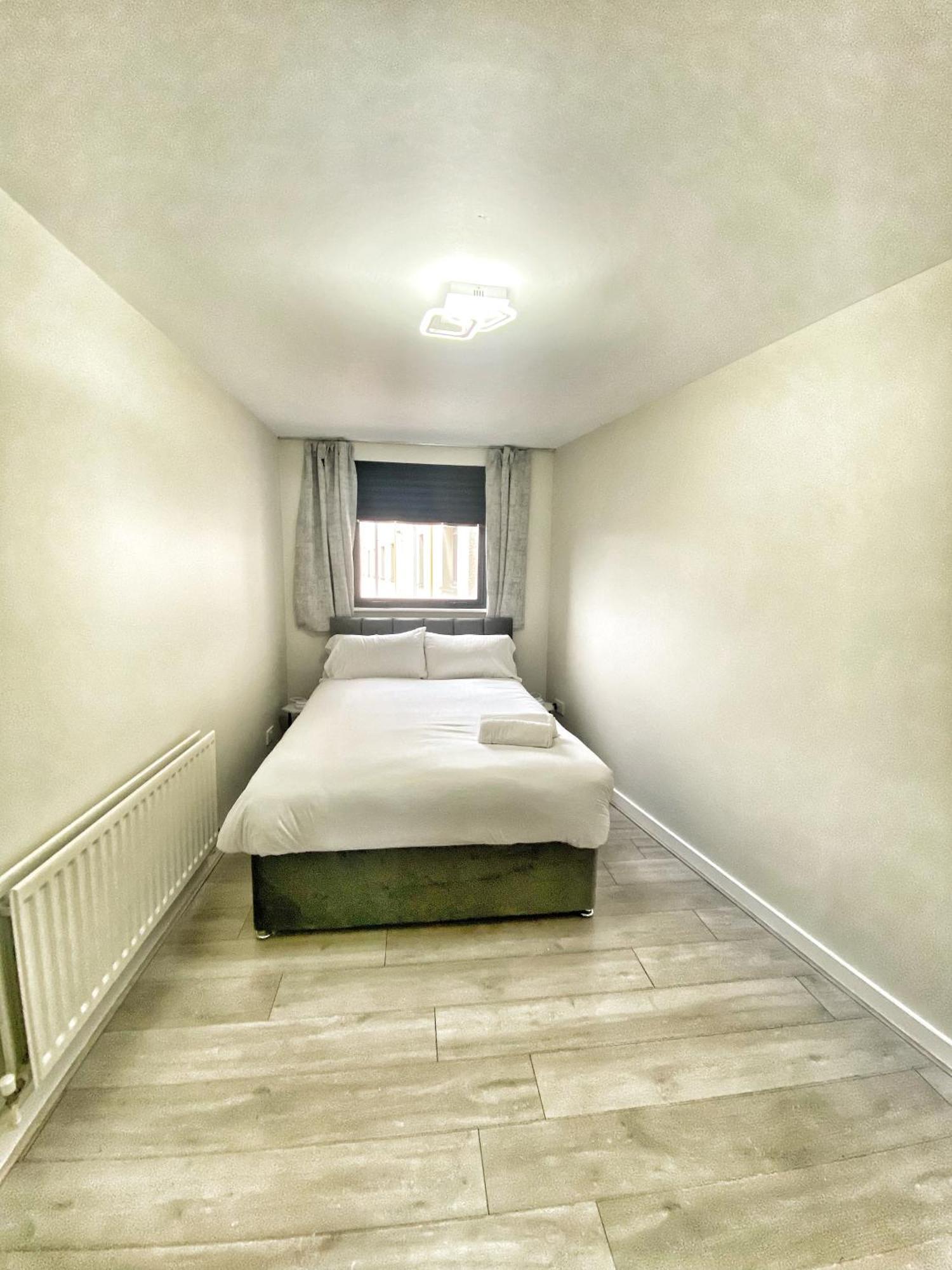 2 Bed City Centre Apt, Free Parking - Albert Clock, Customs House 贝尔法斯特 外观 照片