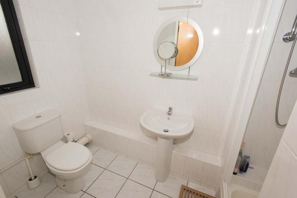 2 Bed City Centre Apt, Free Parking - Albert Clock, Customs House 贝尔法斯特 外观 照片